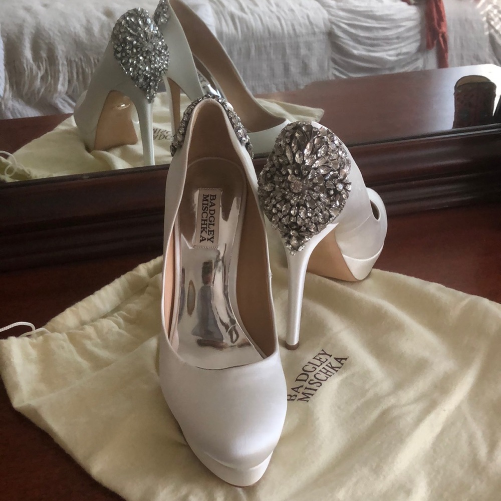 Badgley Mischka Viola Platform Pumps